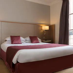 Leonardo Boutique Opera Otel