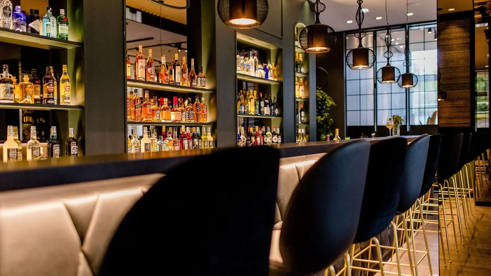 Motel One Paris-Porte Doree contacts